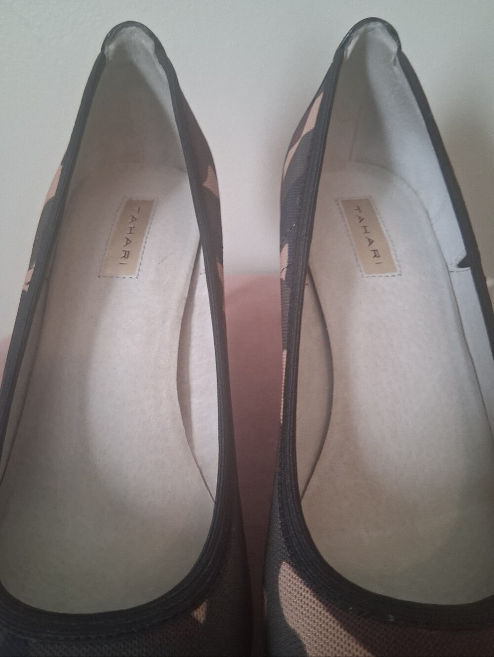 Tahari Dottie Camouflage Pointed-Toe Kitten Heel Pumps - Size 71/2 - Picture 8 of 10